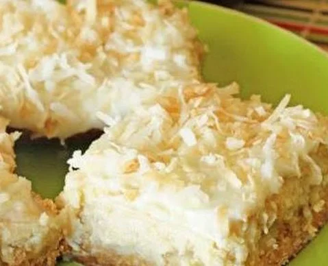 Delicious Hawaiian cheesecake bars with tropical toppings
