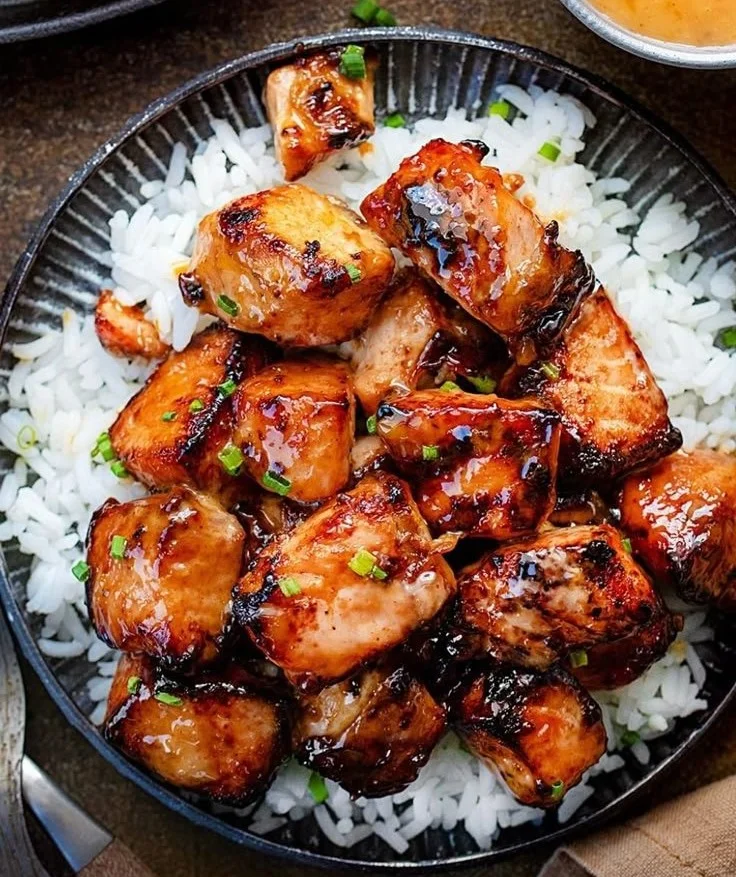 Air Fryer Bang Bang Salmon Bites