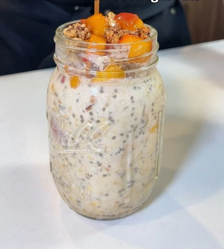 Creamy Peach Cobbler Overnight Oats